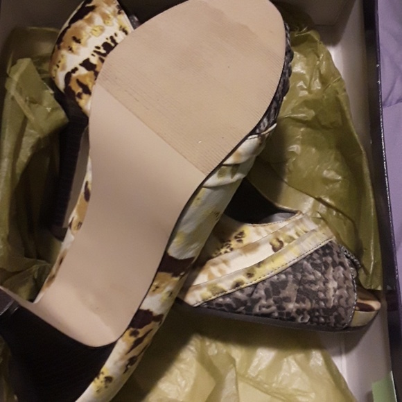 heels - Picture 2 of 2